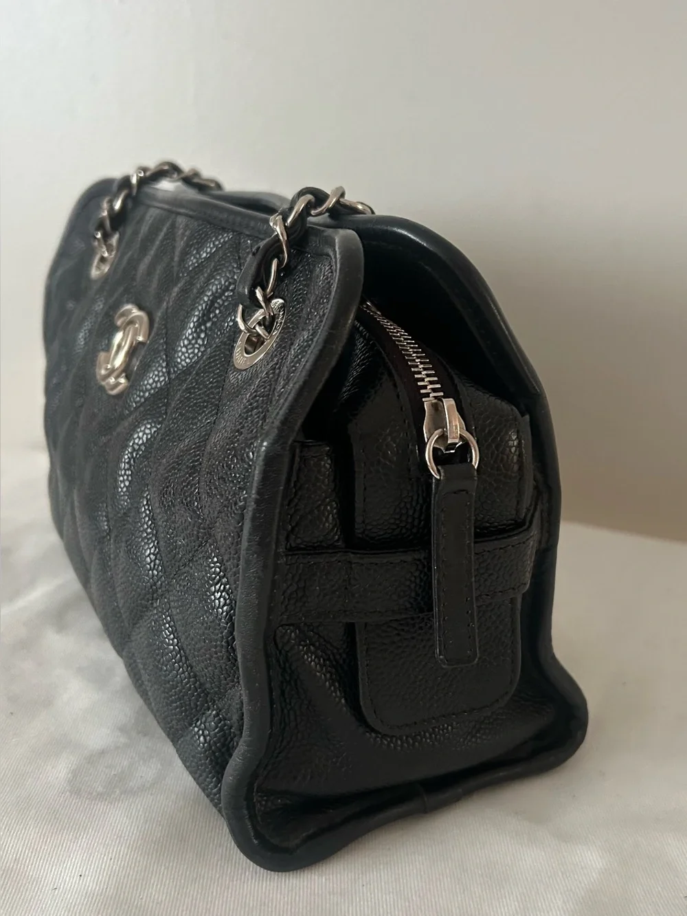 CHANEL CC Medium Shopper Tote Shoulder Bag Caviar Quilted Leather Black